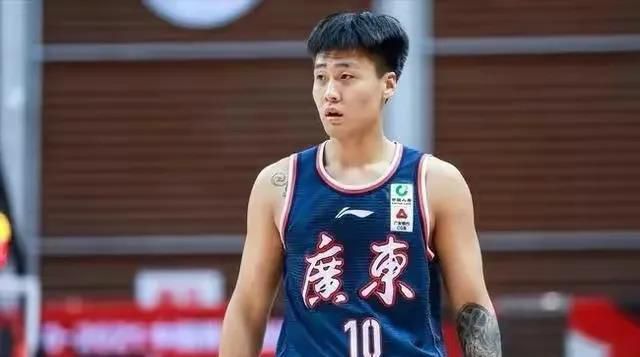 情侣们的电灯泡